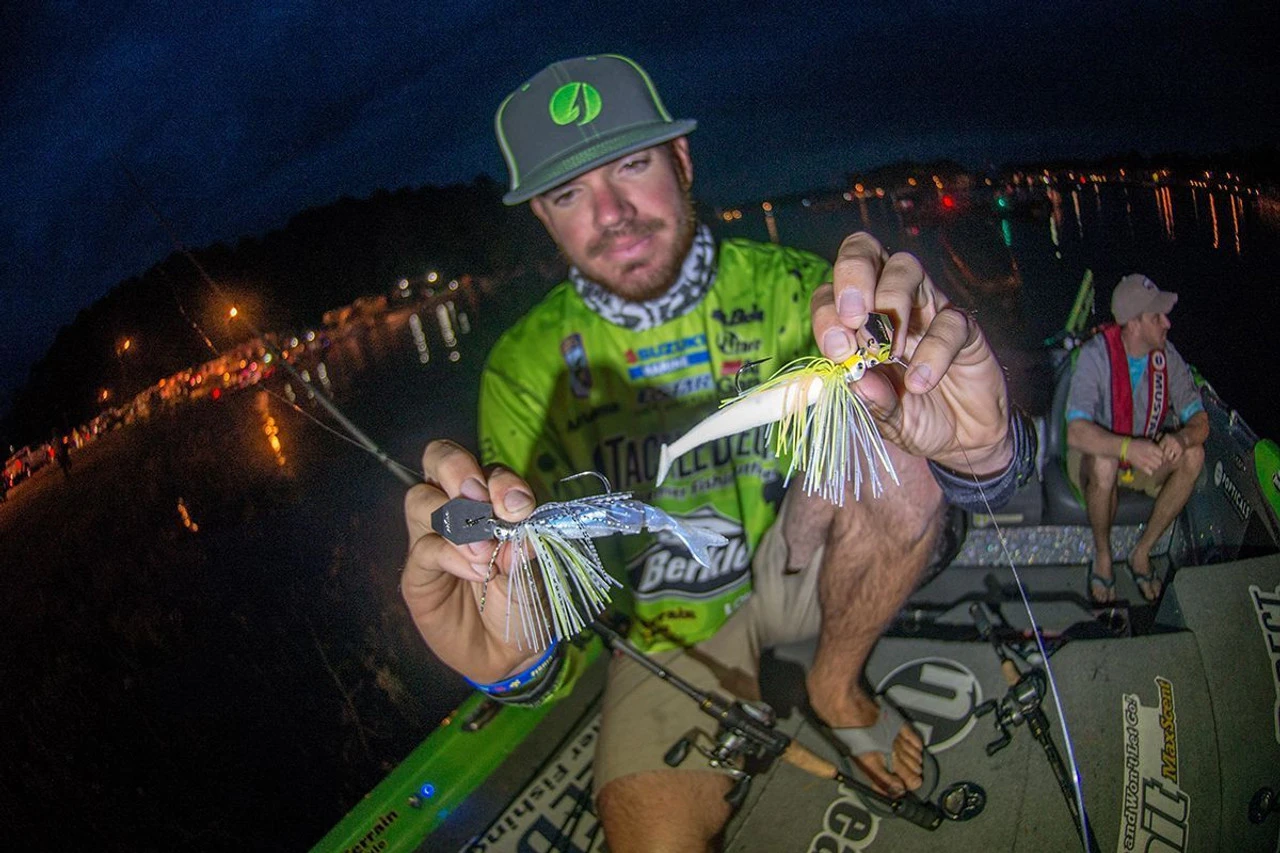 Abu Garcia Adrian Avenas Villain 2.0 / Revo AL-F RH Chatterbait Casting Combo - Image 3